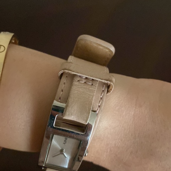 Vintage DKNY Blush Pink Watch - Picture 7 of 8